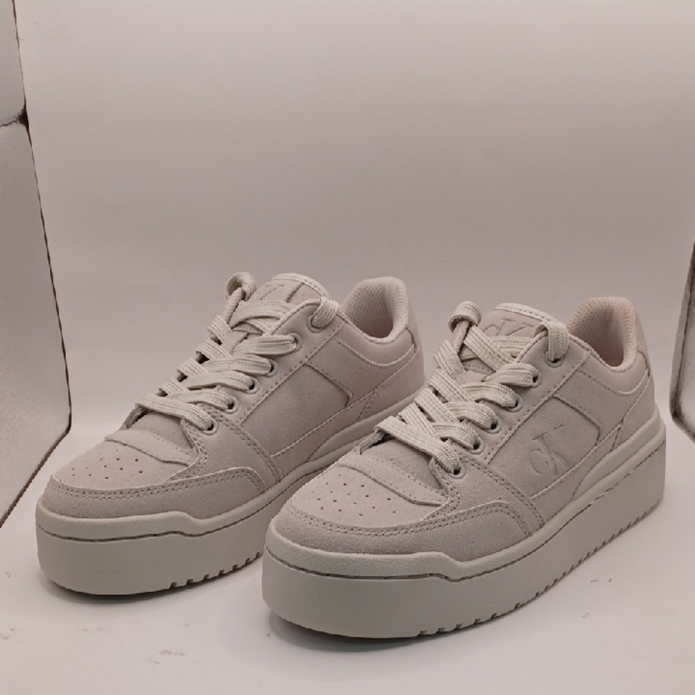 NEW Calvin Klein Alondra Platform Sneaker-Light Gray Women Size 6M US
